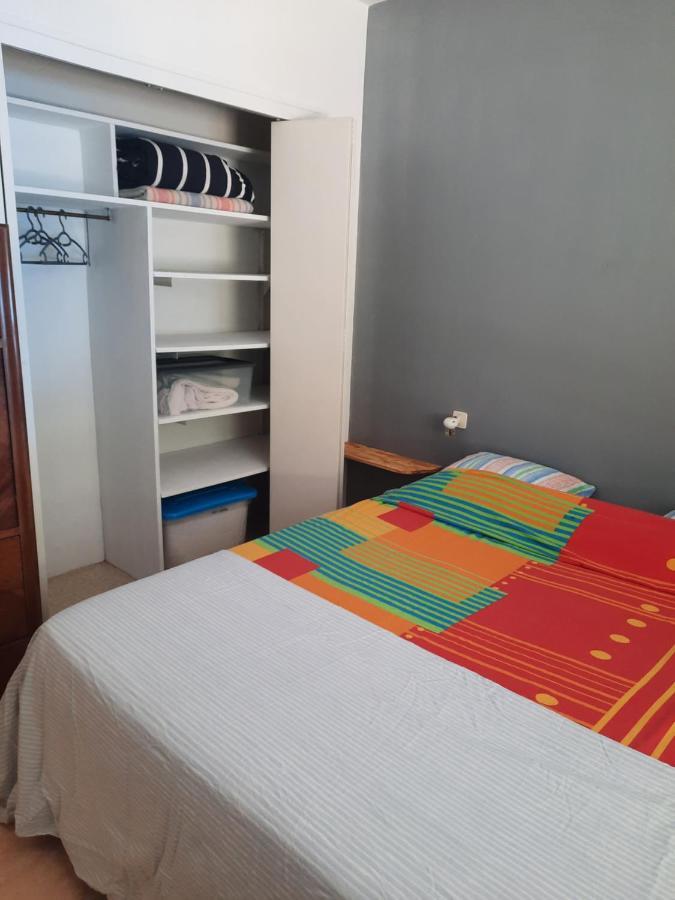 Les Coteaux De Planeze, Ideal Deplacement Pro, Chambres Individuelles Lit 160 Television Saint-Laurent-les-Tours Номер фото
