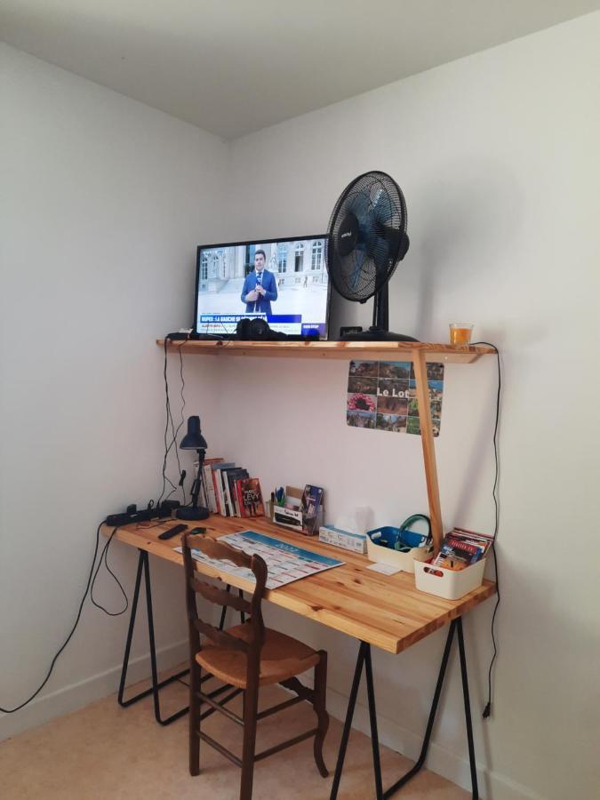 Les Coteaux De Planeze, Ideal Deplacement Pro, Chambres Individuelles Lit 160 Television Saint-Laurent-les-Tours Екстер'єр фото
